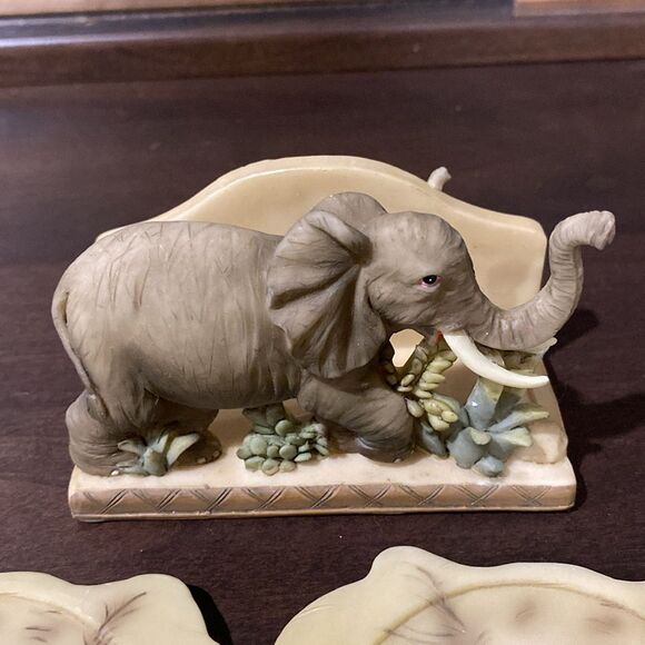 Hand painted Elephants Coaster Set of 4 and Holder - Picture 2 of 9